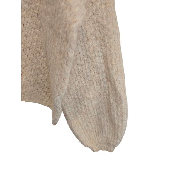 VICI beautiful cream vneck sweater size large, nwot - Picture 3 of 9